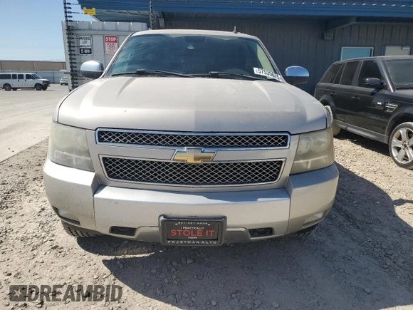 2007 Chevrolet Suburban LTZ with VIN 3GNFK16397G247722, listed as a Copart auction lot 57535675 with 160,571 mi miles and Clean title. Bid and sale history available at DreamBid. Image 5.