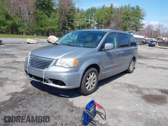 2014 Chrysler Town & Country Touring with VIN 2C4RC1BG9ER399146, listed as a IAAI auction lot 42095059 with 190,777 mi miles. Bid and sale history available at carsss.com. Image 2.