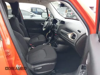 2015 Jeep Renegade Latitude with VIN ZACCJBBT2FPC01463, listed as a IAAI auction lot 41778377 with 94,408 mi miles. Bid and sale history available at carsss.com. Image 5.