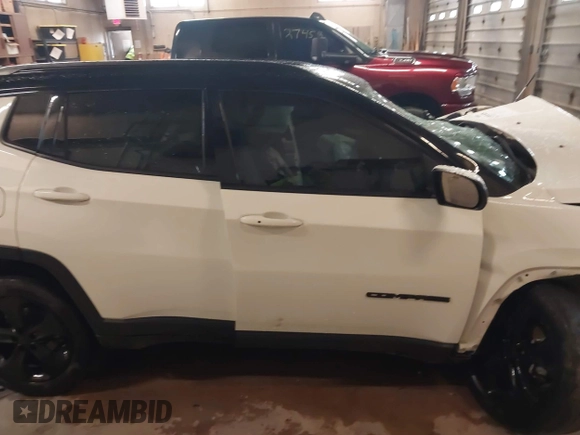2021 Jeep Compass Latitude z VIN 3C4NJDBB8MT530881, wystawiony jako IAAI lot #42159145 z przebiegiem Nie podano mil oraz . Historia ofert i sprzedaży dostępna na DreamBid. Obrazek 12.