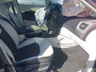 2018 Jeep Compass Altitude with VIN 3C4NJDBB2JT418914, listed as a IAAI auction lot 41759891 with 137,643 mi miles and . Bid and sale history available at carsss.com. Image 5.
