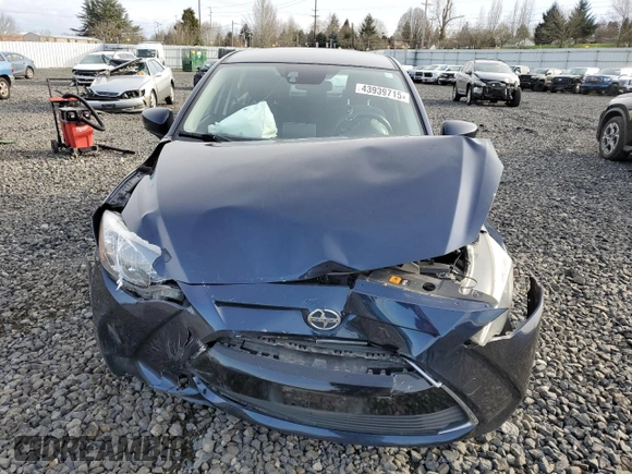 2016 Scion iA z VIN 3MYDLBZV8GY109570, wystawiony jako Copart lot #43939715 z przebiegiem 11 608 mil mil oraz Szkody całkowita. Historia ofert i sprzedaży dostępna na DreamBid. Obrazek 5.