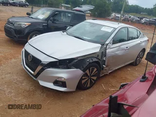 2019 Nissan Altima SV with VIN 1N4BL4DV6KC146908, listed as a IAAI auction lot 42342191 with 82,191 mi miles and . Bid and sale history available at DreamBid. Image 2.