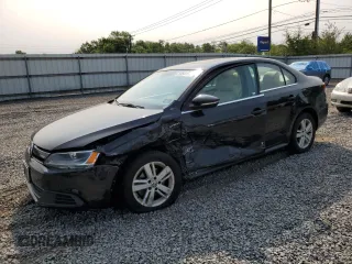 2014 Volkswagen Jetta Hybrid SEL z VIN 3VW637AJ2EM284122, wystawiony jako Copart lot #59541035 z przebiegiem 101 987 mil mil oraz Szkoda całkowita • Salvage title. Historia ofert i sprzedaży dostępna na DreamBid. Obrazek 1.
