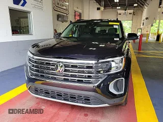 2024 Volkswagen Atlas SE with VIN 1V2HR2CA7RC575005, listed as a IAAI auction lot 42731226 with 14,322 mi miles and . Bid and sale history available at DreamBid. Image 5.