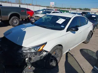 2022 Nissan Altima SR z VIN 1N4BL4CV8NN420653, wystawiony jako IAAI lot #41633021 z przebiegiem 61 284 mil mil oraz . Historia ofert i sprzedaży dostępna na DreamBid. Obrazek 2.