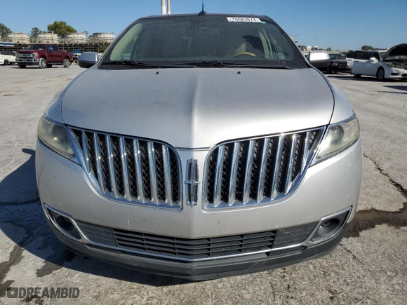 2011 Lincoln MKX with VIN 2LMDJ6JK5BBJ33601, listed as a Copart auction lot 76683874 with NaN miles and Salvage Title. Bid and sale history available at carsss.com. Image 5.