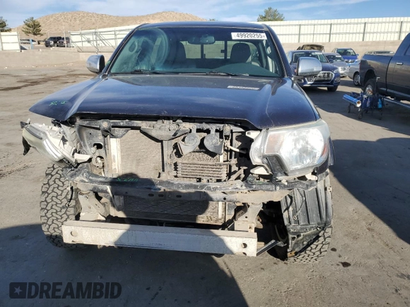 2015 Toyota Tacoma z VIN 3TMLU4EN3FM165978, wystawiony jako Copart lot #49920255 z przebiegiem 134 974 mil mil oraz Szkoda całkowita • Salvage title. Historia ofert i sprzedaży dostępna na DreamBid. Obrazek 5.