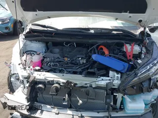 2024 Toyota Sienna XLE z VIN 5TDJSKFC9RS111099, wystawiony jako IAAI lot #42061708 z przebiegiem 15 741 mil mil oraz . Historia ofert i sprzedaży dostępna na DreamBid. Obrazek 10.