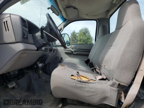 1999 Ford F-250 XL with VIN 1FTNF21L1XEA44790, listed as a Copart auction lot 50987925 with 283,340 mi miles and Clean title. Bid and sale history available at DreamBid. Image 7.