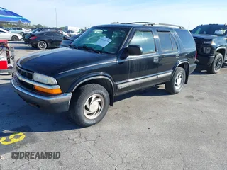 2000 Chevrolet Blazer LT with VIN 1GNDT13W5Y2244197, listed as a IAAI auction lot 41440176 with 133,797 mi miles and . Bid and sale history available at DreamBid. Image 2.