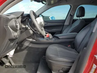2019 Alfa Romeo Stelvio Ti z VIN ZASPAKBN8K7C69851, wystawiony jako Copart lot #49490875 z przebiegiem Nie podano mil oraz Szkody całkowita. Historia ofert i sprzedaży dostępna na DreamBid. Obrazek 7.
