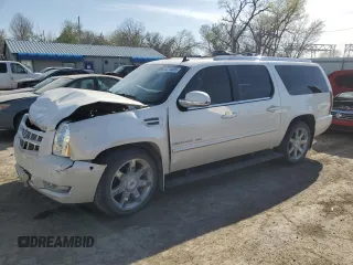 2013 Cadillac Escalade ESV Premium z VIN 1GYS4JEF3DR193014, wystawiony jako Copart lot #50716935 z przebiegiem 202 913 mil mil oraz Szkoda całkowita • Salvage title. Historia ofert i sprzedaży dostępna na DreamBid. Obrazek 1.