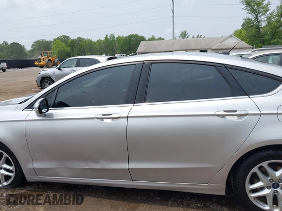 2016 Ford Fusion SE with VIN 3FA6P0H76GR338557, listed as a IAAI auction lot 42424262 with 165,299 mi miles and . Bid and sale history available at DreamBid. Image 14.