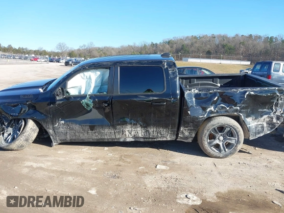 2020 Ram 1500 Big Horn z VIN 1C6SRFFT5LN330864, wystawiony jako IAAI lot #41457715 z przebiegiem 53 226 mil mil oraz . Historia ofert i sprzedaży dostępna na DreamBid. Obrazek 14.