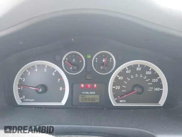 2005 Hyundai Santa Fe GLS with VIN KM8SC13D95U934500, listed as a IAAI auction lot 42190484 with 108,996 mi miles. Bid and sale history available at carsss.com. Image 7.
