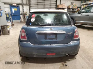 2010 MINI Hardtop z VIN WMWMF3C55ATZ67130, wystawiony jako Copart lot #51225575 z przebiegiem 200 279 mil mil oraz Szkoda całkowita • Salvage title. Historia ofert i sprzedaży dostępna na DreamBid. Obrazek 6.