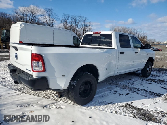 2022 Ram 3500 Tradesman with VIN 3C63RRGL5NG140014, listed as a Copart auction lot 44039065 with 102,143 mi miles and Clean Title. Bid and sale history available at carsss.com. Image 3.