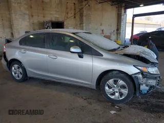 2013 Honda Civic LX z VIN 19XFB2F5XDE243749, wystawiony jako IAAI lot #41252330 z przebiegiem 85 879 mil mil oraz . Historia ofert i sprzedaży dostępna na DreamBid. Obrazek 1.