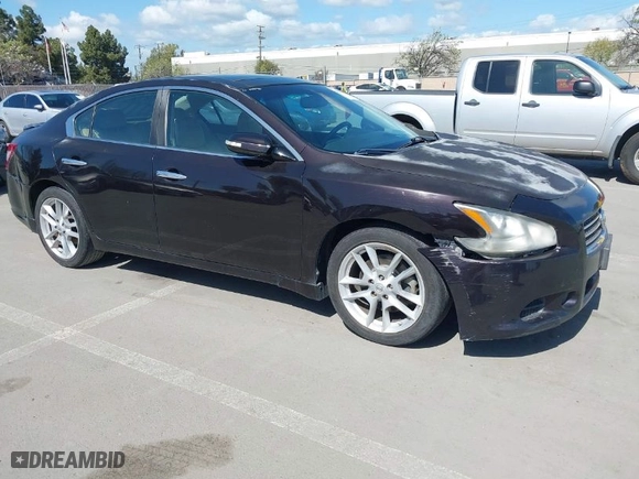 2011 Nissan Maxima 3.5 S with VIN 1N4AA5AP3BC811423, listed as a IAAI auction lot 41955977 with 158,356 mi miles. Bid and sale history available at carsss.com. Image 1.