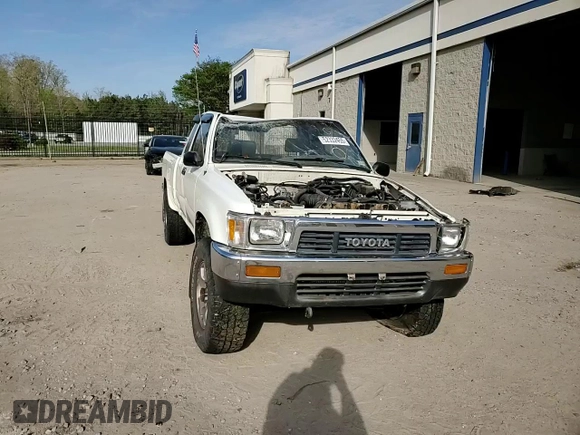 1991 Toyota Pickup с VIN JT4RN13P5M6028497, выставлен на аукционе Copart как лот 52332455 с пробегом 151 274 миль миль и Списание • Salvage title. История ставок и продаж доступна на DreamBid. Изображение 11.