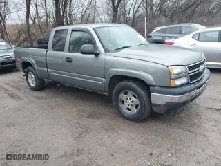 2006 Chevrolet Silverado 1500 LT1 with VIN 1GCEK19Z46Z256105, listed as a IAAI auction lot 41511477 with 239,103 mi miles. Bid and sale history available at carsss.com. Image 1.