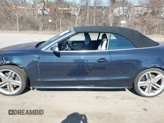 2012 Audi S5 Premium Plus z VIN WAUCGAFH4CN004360, wystawiony jako IAAI lot #41742130 z przebiegiem 106 929 mil mil oraz . Historia ofert i sprzedaży dostępna na DreamBid. Obrazek 13.