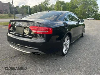 2012 Audi S5 Prestige z VIN WAUVVAFR8CA000861, wystawiony jako Copart lot #59816765 z przebiegiem 142 618 mil mil oraz Czysty tytuł • Clean title. Historia ofert i sprzedaży dostępna na DreamBid. Obrazek 4.