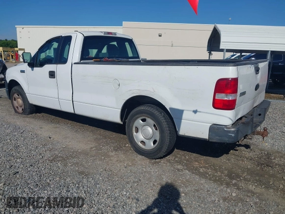 2006 Ford F-150 XL z VIN 1FTRF12226KC11966, wystawiony jako IAAI lot #42252210 z przebiegiem 238 265 mil mil oraz . Historia ofert i sprzedaży dostępna na DreamBid. Obrazek 3.