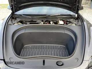 2024 Tesla Model 3 z VIN 5YJ3E1EA7RF826476, wystawiony jako Copart lot #80184564 z przebiegiem 2963 mil mil oraz Szkody całkowita. Historia ofert i sprzedaży dostępna na DreamBid. Obrazek 12.