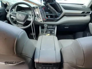 2022 Toyota Highlander XLE with VIN 5TDGZRBH4NS560801, listed as a Copart auction lot 63817915 with 64,557 mi miles and Salvage title. Bid and sale history available at DreamBid. Image 8.