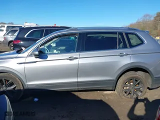 2024 Volkswagen Tiguan SE with VIN 3VV2B7AX0RM055180, listed as a IAAI auction lot 41189315 with 6,130 mi miles. Bid and sale history available at carsss.com. Image 15.
