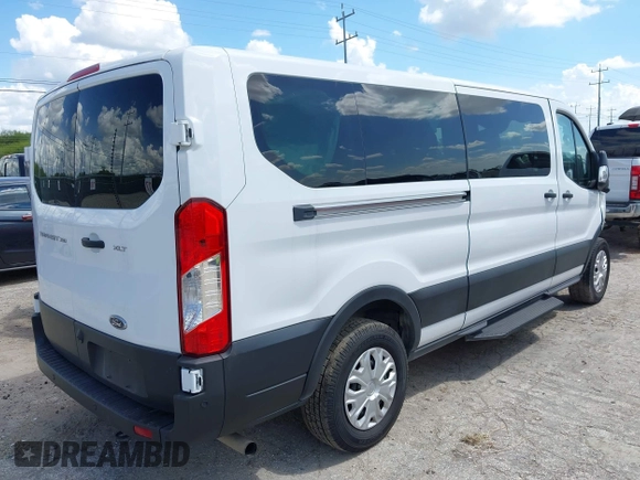 2023 Ford Transit Passenger XL z VIN 1FBAX2Y8XPKA68850, wystawiony jako IAAI lot #42603923 z przebiegiem 37 840 mil mil oraz . Historia ofert i sprzedaży dostępna na DreamBid. Obrazek 4.