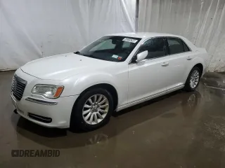 2012 Chrysler 300 z VIN 2C3CCAAG5CH137154, wystawiony jako Copart lot #55315295 z przebiegiem 156 532 mil mil oraz Czysty tytuł • Clean title. Historia ofert i sprzedaży dostępna na DreamBid. Obrazek 1.