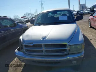 2001 Dodge Dakota Sport with VIN 1B7HL2AN51S310862, listed as a IAAI auction lot 41436565 with 152,425 mi miles. Bid and sale history available at carsss.com. Image 12.