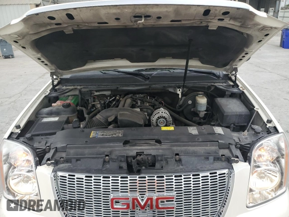 2009 GMC Yukon XL SLT w/4SB with VIN 1GKFC36J39R178579, listed as a Copart auction lot 49693945 with 209,135 mi miles and Salvage Title. Bid and sale history available at carsss.com. Image 13.