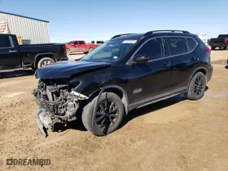 2017 Nissan Rogue SV with VIN 5N1AT2MT8HC758024, listed as a Copart auction lot 47753495 with 104,751 mi miles and Salvage Title. Bid and sale history available at carsss.com. Image 1.