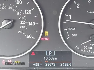 2015 BMW 3 Series 320i with VIN WBA3B1C5XFK137171, listed as a IAAI auction lot 41736278 with 28,673 mi miles. Bid and sale history available at carsss.com. Image 15.