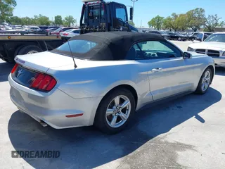 2017 Ford Mustang V6 z VIN 1FATP8EM9H5208725, wystawiony jako IAAI lot #41838293 z przebiegiem 88 780 mil mil oraz . Historia ofert i sprzedaży dostępna na DreamBid. Obrazek 4.