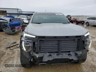 2023 GMC Canyon 4WD Denali with VIN 1GTP6FEK2P1176773, listed as a Copart auction lot 46045715 with 9,711 mi miles and Salvage Title. Bid and sale history available at carsss.com. Image 5.