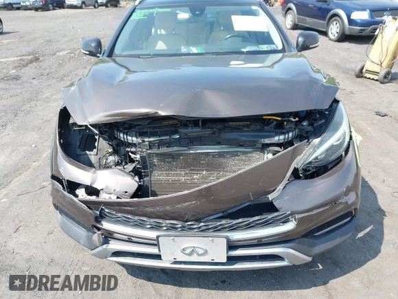 2018 Infiniti QX30 Premium z VIN SJKCH5CR0JA051889, wystawiony jako IAAI lot #42234392 z przebiegiem 104 095 mil mil oraz . Historia ofert i sprzedaży dostępna na DreamBid. Obrazek 6.
