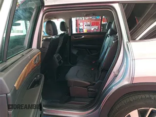 2024 Volkswagen Atlas SE with VIN 1V2HR2CA9RC557329, listed as a IAAI auction lot 42734151 with 19,097 mi miles and . Bid and sale history available at DreamBid. Image 21.