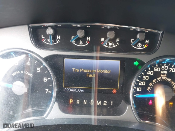 2013 Ford F-150 XL with VIN 1FTFW1CT3DFA50835, listed as a IAAI auction lot 41920298 with 220,490 mi miles. Bid and sale history available at carsss.com. Image 7.