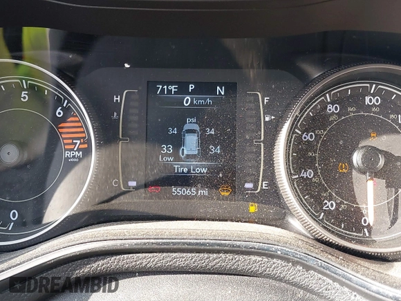 2019 Jeep Cherokee Latitude Plus z VIN 1C4PJLLB2KD143876, wystawiony jako IAAI lot #41660356 z przebiegiem 55 065 mil mil oraz . Historia ofert i sprzedaży dostępna na DreamBid. Obrazek 15.