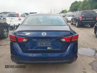 2021 Nissan Altima 2.5 S with VIN 1N4BL4BV0MN361968, listed as a IAAI auction lot 41920176 with 102,458 mi miles. Bid and sale history available at carsss.com. Image 17.