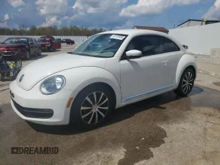 2013 Volkswagen Beetle 2.5L with VIN 3VWJP7ATXDM662072, listed as a Copart auction lot 52197655 with 86,725 mi miles and Non Repairable. Bid and sale history available at DreamBid. Image 1.