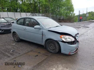 2010 Hyundai Accent GS z VIN KMHCM3AC0AU178542, wystawiony jako IAAI lot #42216335 z przebiegiem 186 236 mil mil oraz . Historia ofert i sprzedaży dostępna na DreamBid. Obrazek 1.