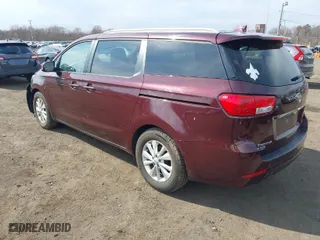 2017 Kia Sedona LX with VIN KNDMB5C16H6328514, listed as a IAAI auction lot 41833571 with 131,617 mi miles. Bid and sale history available at carsss.com. Image 3.
