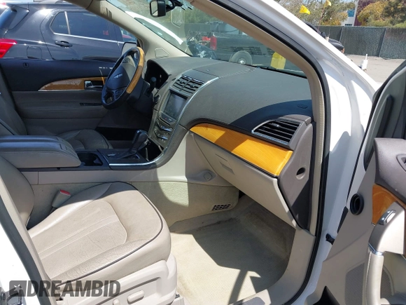 2012 Lincoln MKX with VIN 2LMDJ8JK4CBL09714, listed as a IAAI auction lot 41902666 with 105,937 mi miles and . Bid and sale history available at DreamBid. Image 5.
