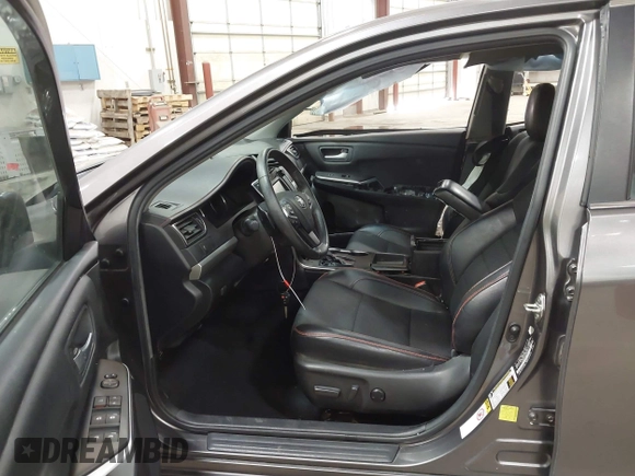 2017 Toyota Camry XLE z VIN 4T1BF1FK5HU389773, wystawiony jako IAAI lot #42189385 z przebiegiem 133 860 mil mil oraz . Historia ofert i sprzedaży dostępna na DreamBid. Obrazek 5.